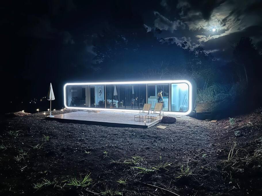 Modern Off Grid Tiny Home! 哈莱伊瓦 外观 照片